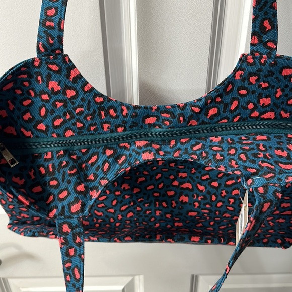 Turquoise Leopard Tote Bag - Picture 2 of 3